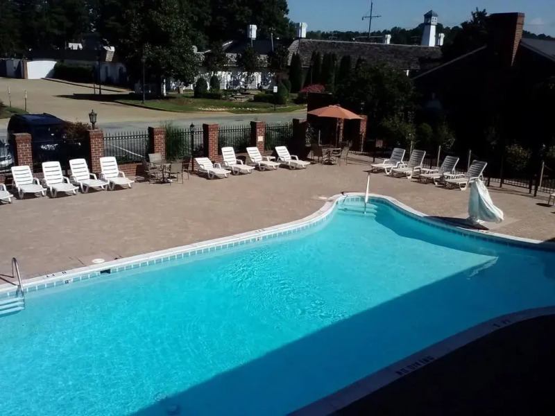 Rodeway Inn & Suites Williamsburg Central