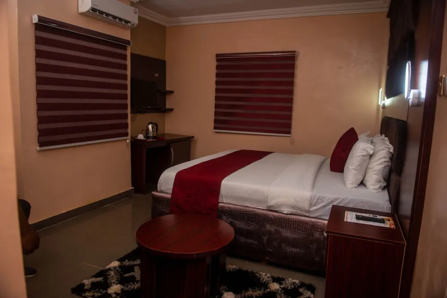 Delano Hotel And Suites