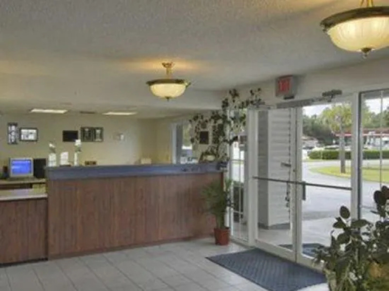 Travelodge Suites by Wyndham MacClenny