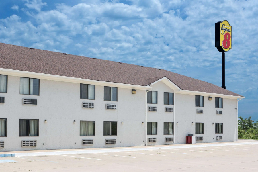 Super 8 by Wyndham Boonville
