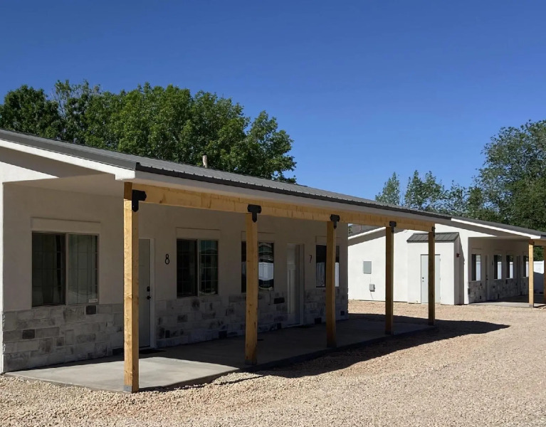 Hurricane Hideaway Lodging