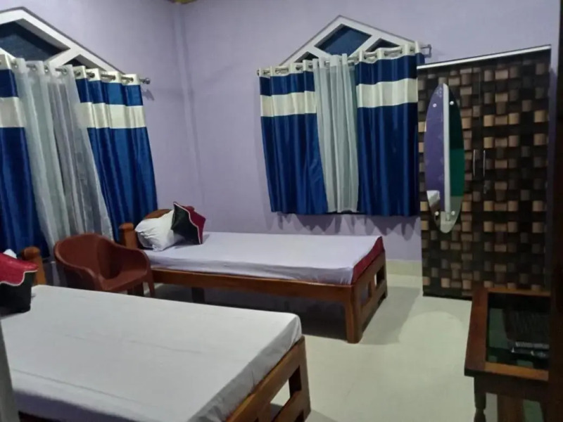 OYO 19930 Hotel Holiday Palace