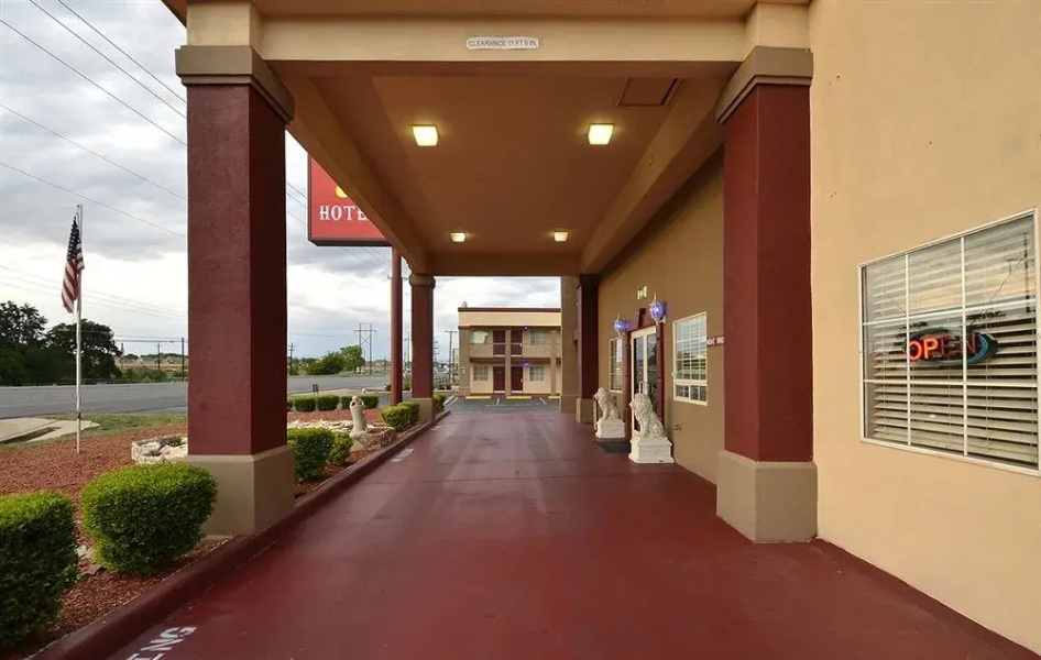 Stratus Suites - Boutique Hotel
