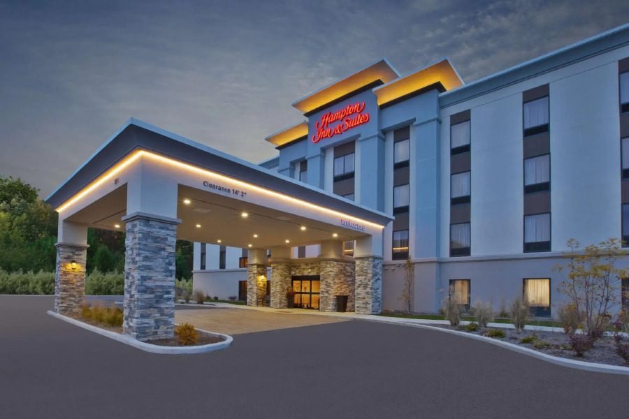 Hampton Inn & Suites Alliance