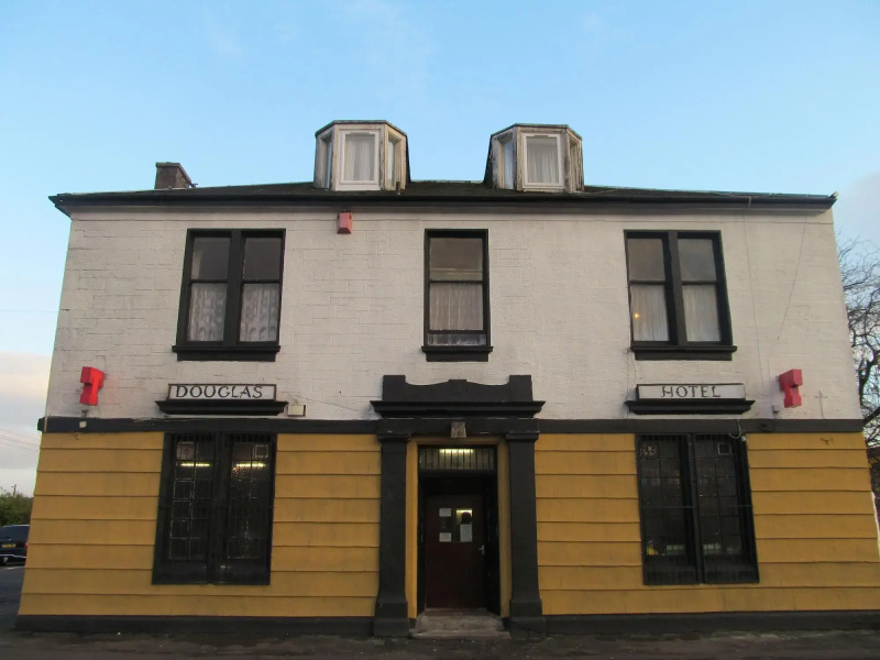 Douglas Hotel