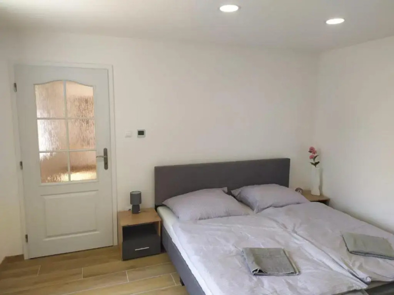 Garden & Pool apartment