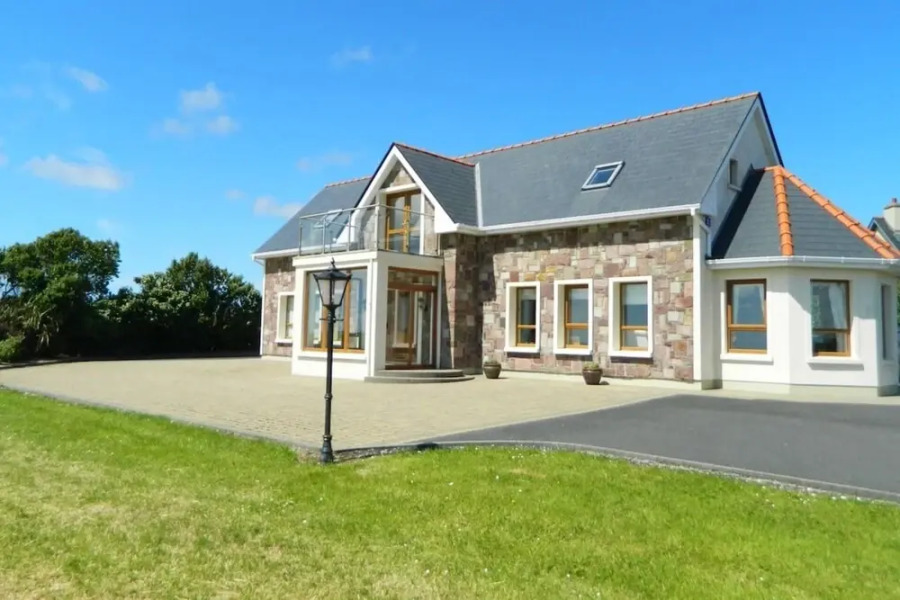 Luxury 4 Bedroom House in Tallagh Hill, Belmullet