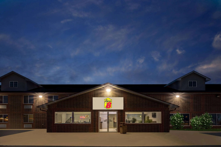 Super 8 by Wyndham Missouri Valley