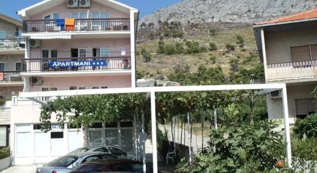Apartments Mihovil
