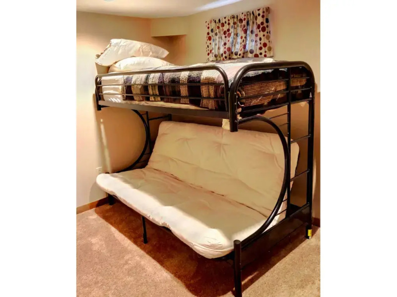 Majestic Vista Mountainside Cabin