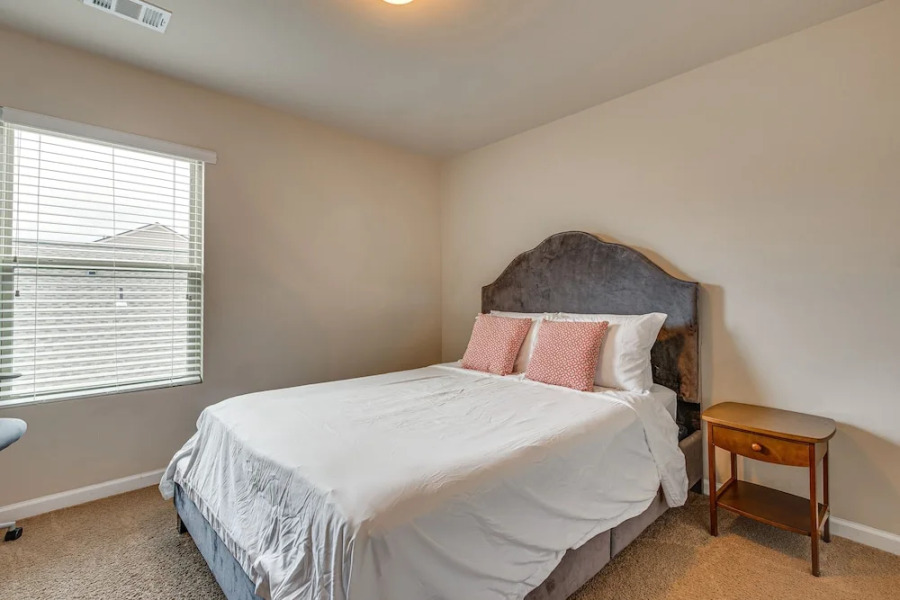 Spacious Atlanta Home w/ Yard & Charcoal Grill!