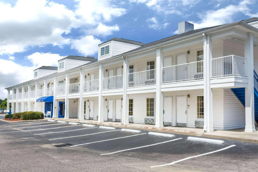 Baymont Inn & Suites - Orangeburg