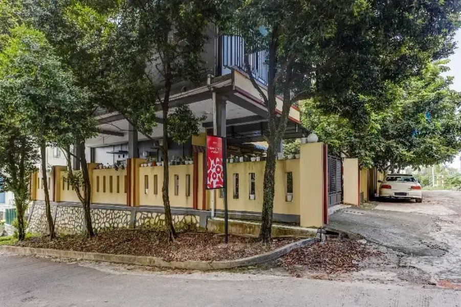 Oyo 91298 Rumah Cantik Homestay