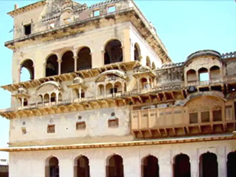 Mahalkhas Palace