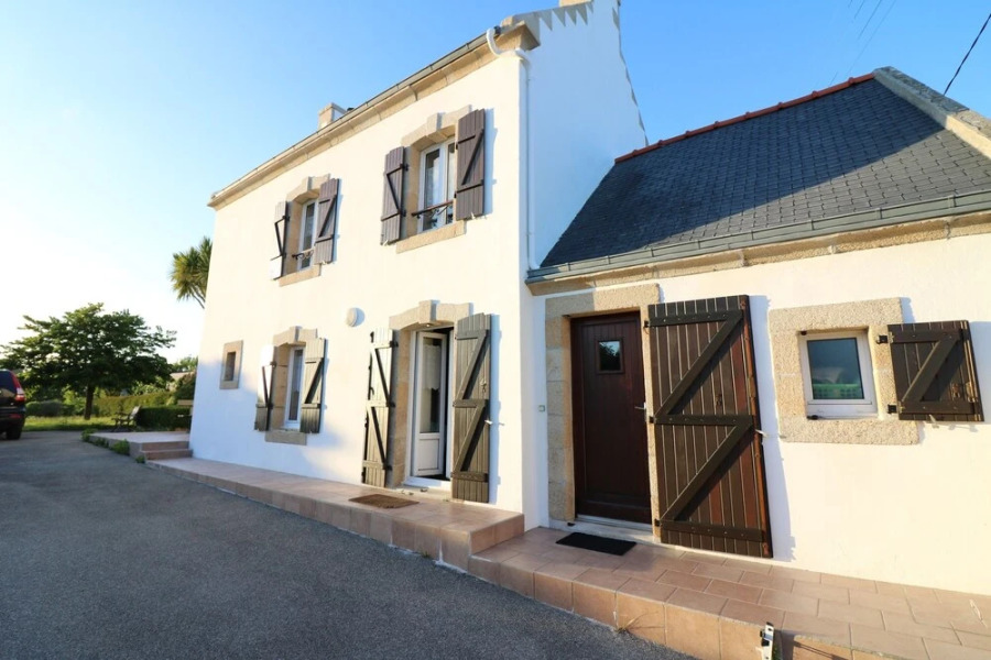 House With 3 Rooms in Audierne, With Wonderful City View, Terrace and