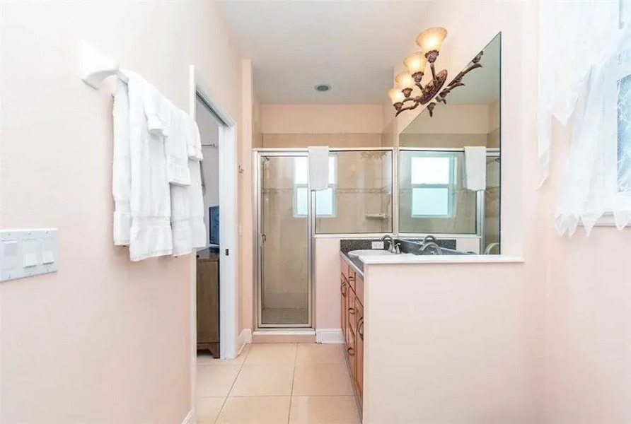 Water's Edge 4 Br home by RedAwning