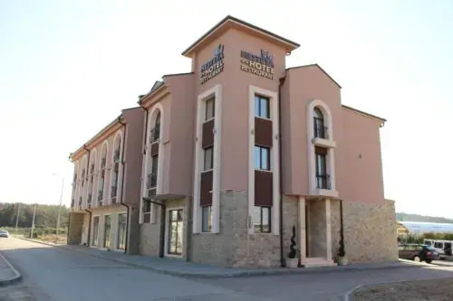 Hesteya Hotel