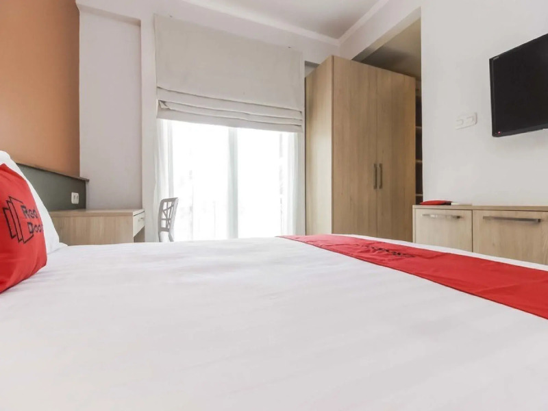 RedDoorz Syariah Plus @ Jatibening