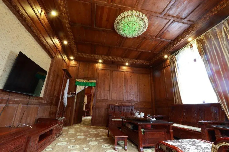 Shangri La Bala Ancient Village View Hotel