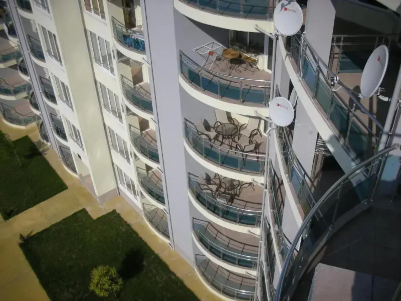 Oasis Suites Apartments and Studios