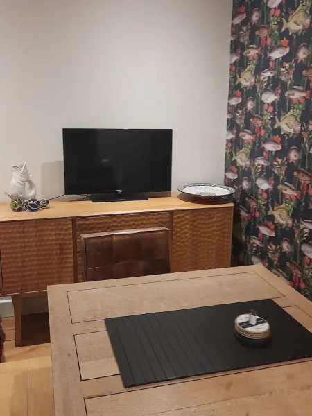 Marina View, South Facing Balcony Sunny Apartment