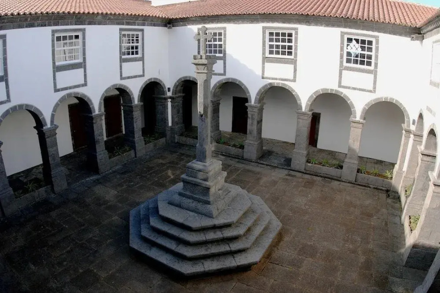 Azores Youth Hostels - Pico