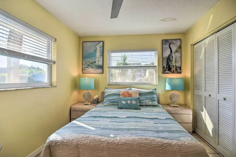 Comfy Dunedin Escape: 1 Block to Main Street!