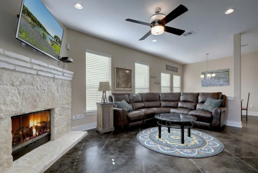 17514 Village Drive Home 4 Bedrooms 2 Bathrooms Home