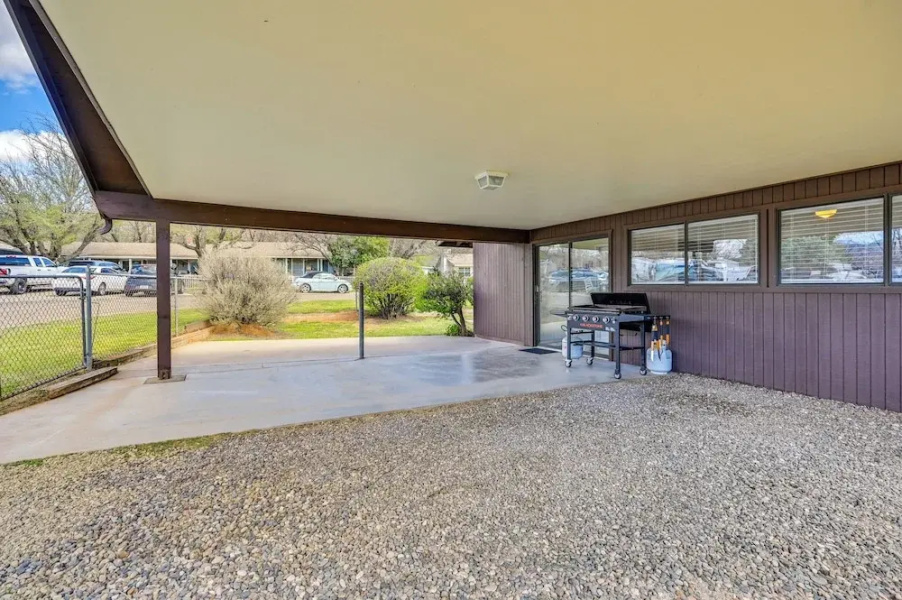Pet-friendly Camp Verde Home w/ Gas Grill!