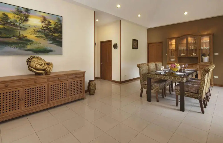 Pattaya Hill, Near the City and Beach