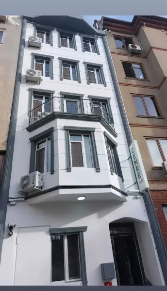 Cemre Suit