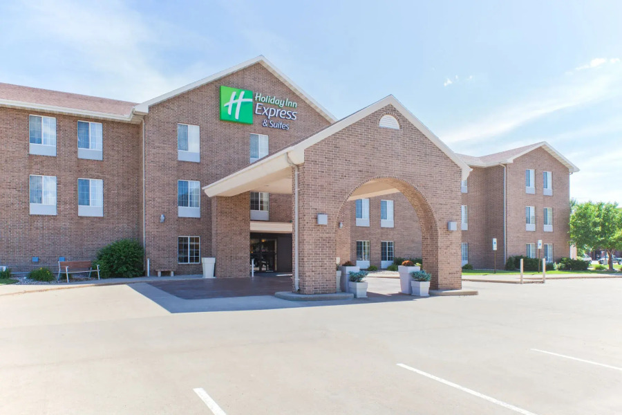 Holiday Inn Express & Suites Sioux Falls At Empire Mall by IHG