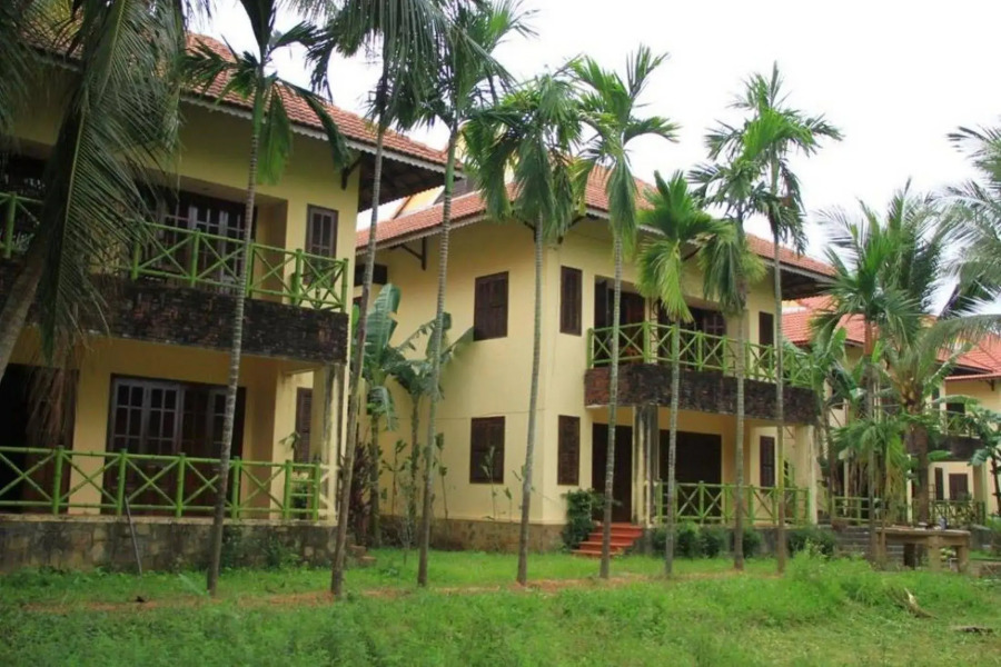 Pho Hoi Riverside Resort