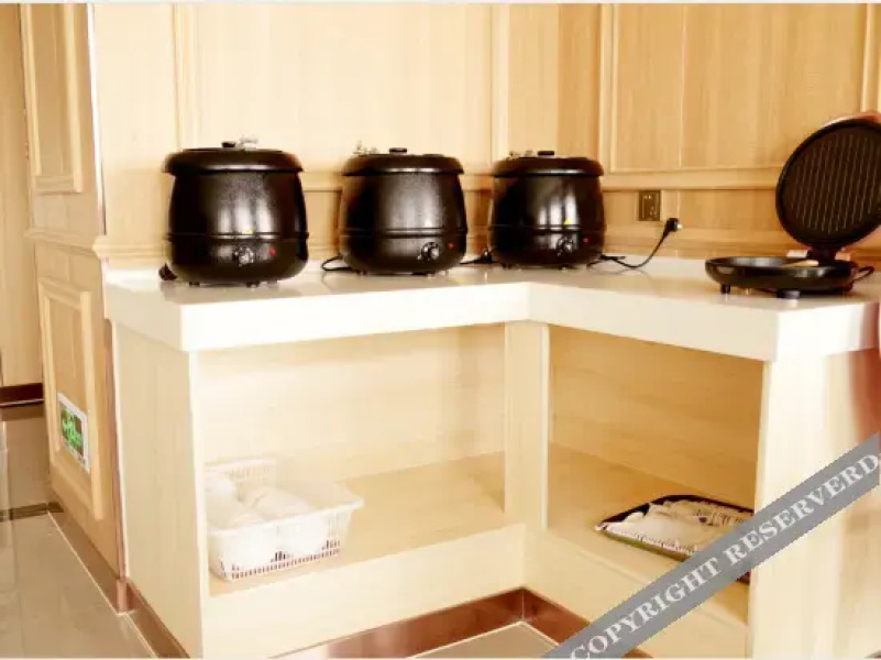 Kuqa Super 8 Hotel (Railway Station Donghu Park)