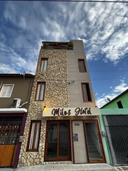 milos hotel icarai