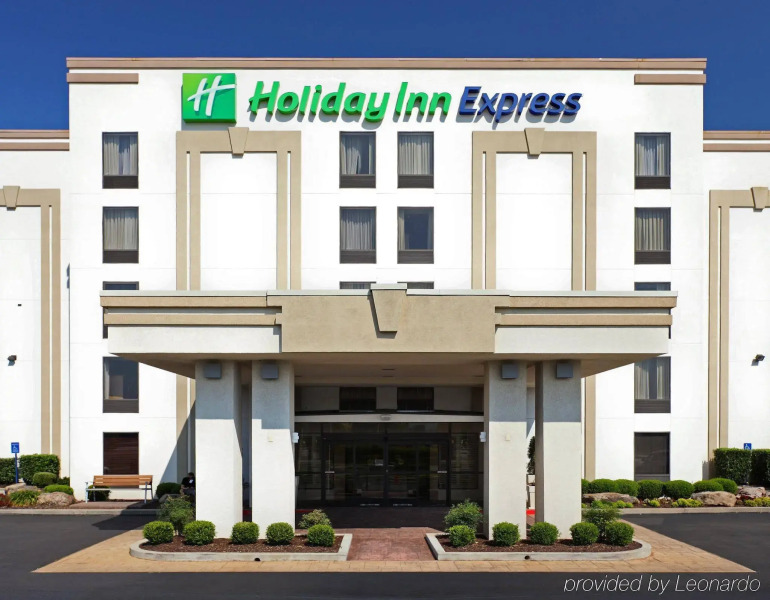 Holiday Inn Express Fayetteville- Univ of AR Area by IHG