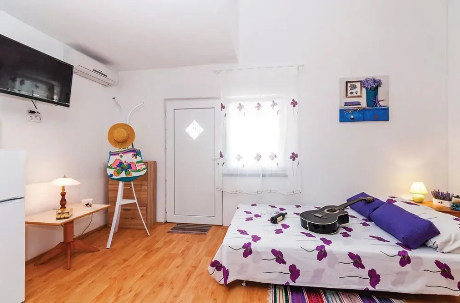 Beautiful Apartment in Vinjerac With 2 Bedrooms and Wifi