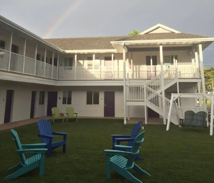 Julie's Park Cafe and Motel