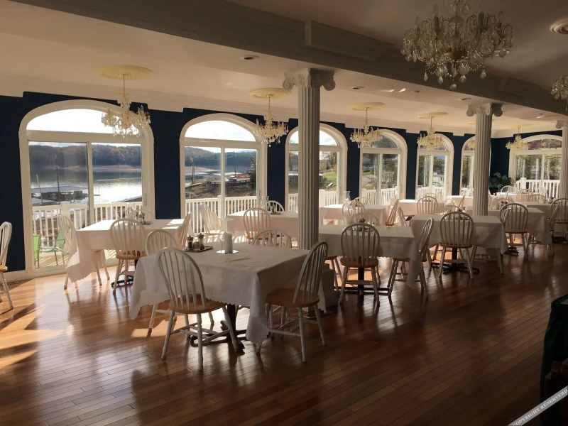 Mountain Harbor Inn Resort on The Lake