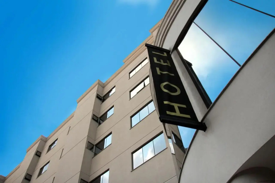 Lefel Hotel