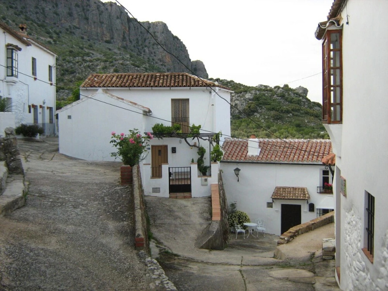Enchanting 2-bed Village House in Montejaque. Wifi