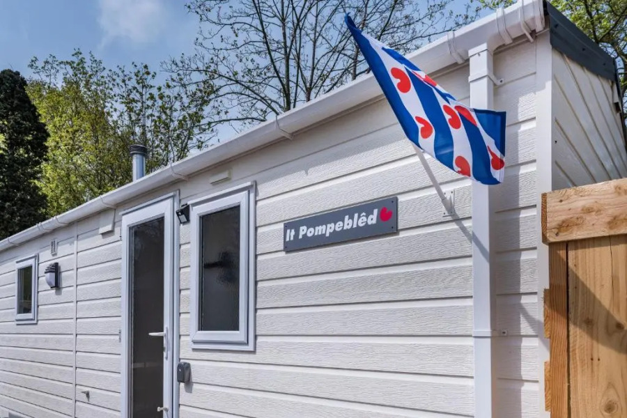 Chalet it Pompebled met wasmachine en droger en zwembad op camping