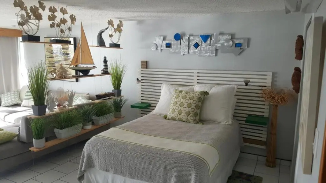 Cozy Apartment, Ocean Front