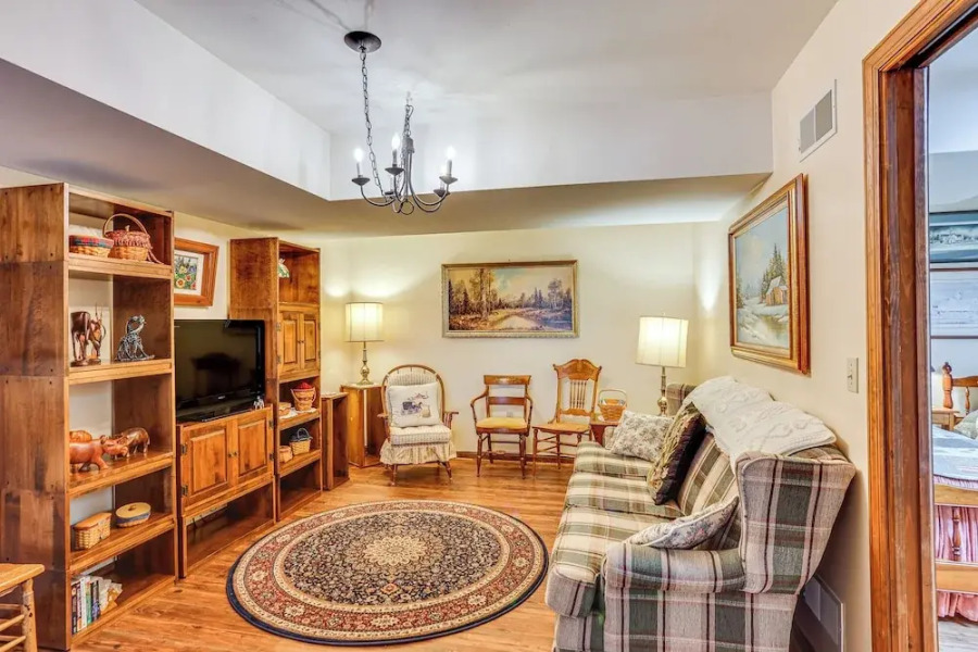 Charming Apartment w/ Yard & Beautiful Gardens!