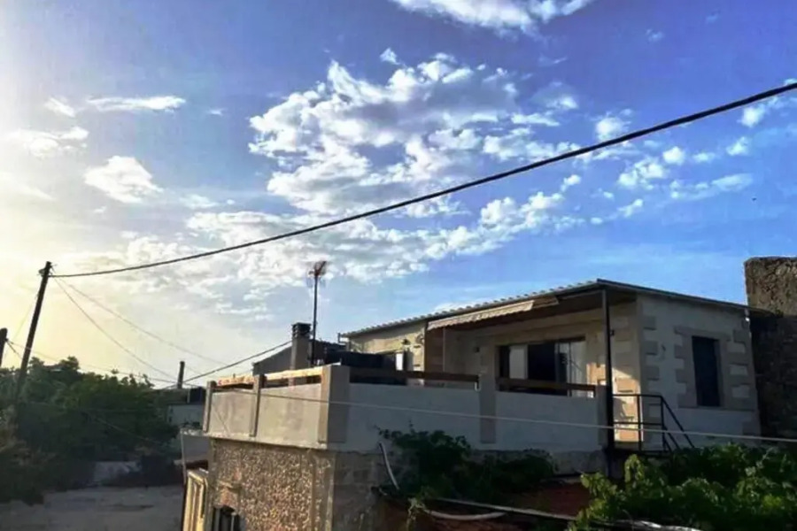 Nikos Traditional House