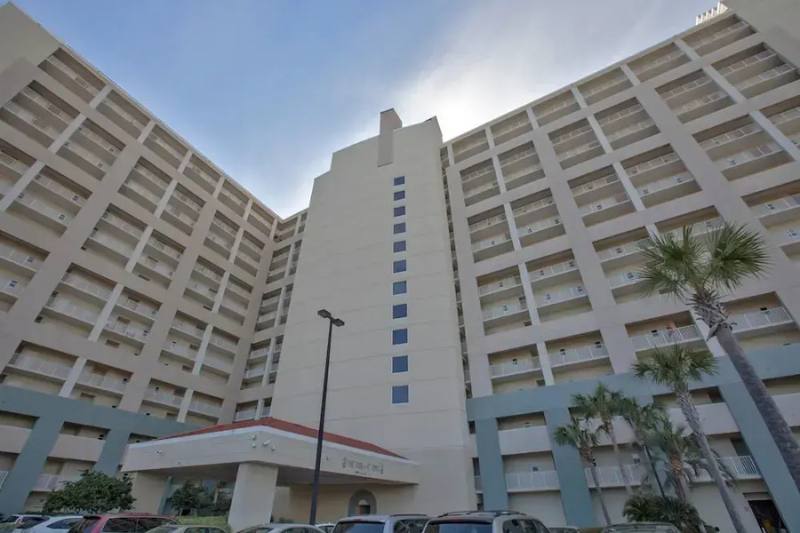 Tides at Top'sl Beach Resort by Panhandle Getaways