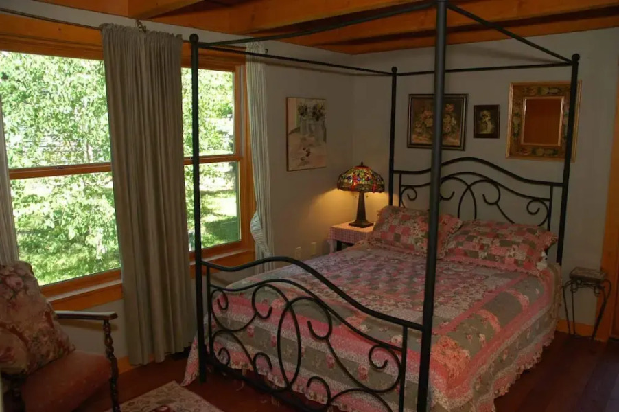 Brickyard Cottage 28 by Winfield Inn