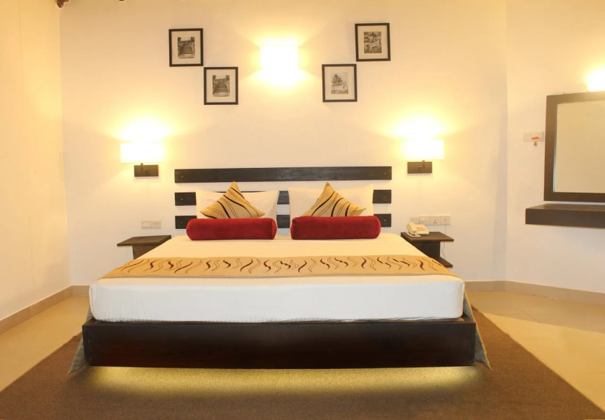 Saunter Paradise Hotel