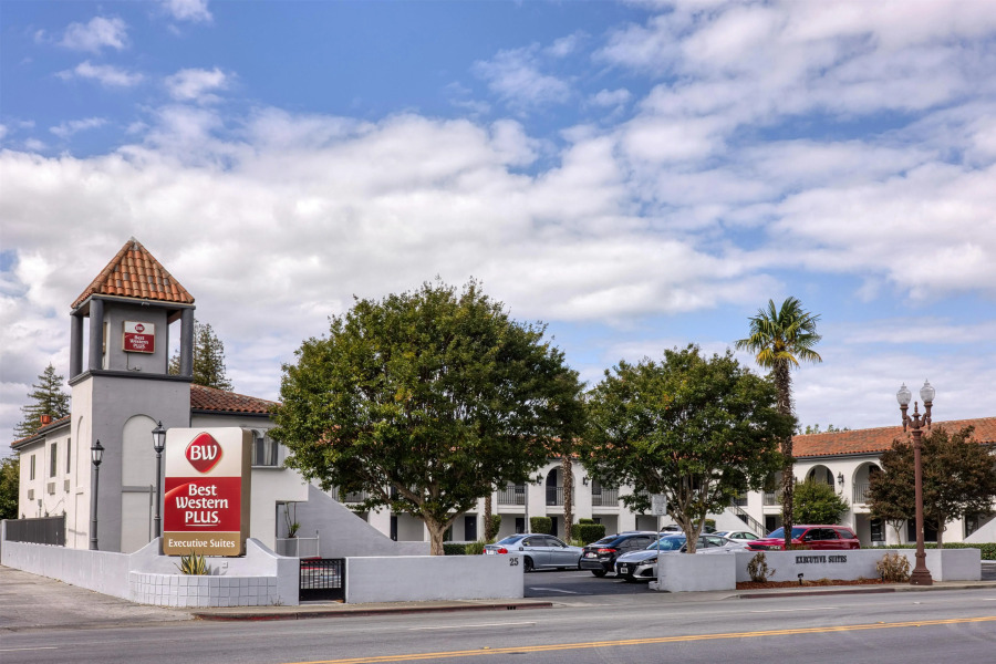 Best Western Plus Executive Suites