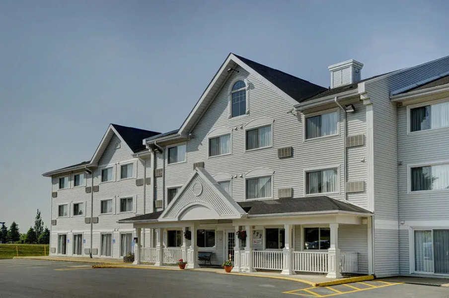 Lakeview Inns & Suites